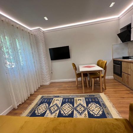 Chestnut Yard Villa Tirana Exterior foto