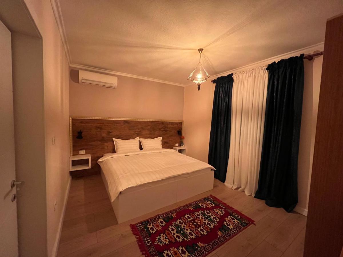 Chestnut Yard Villa Tirana Exterior foto